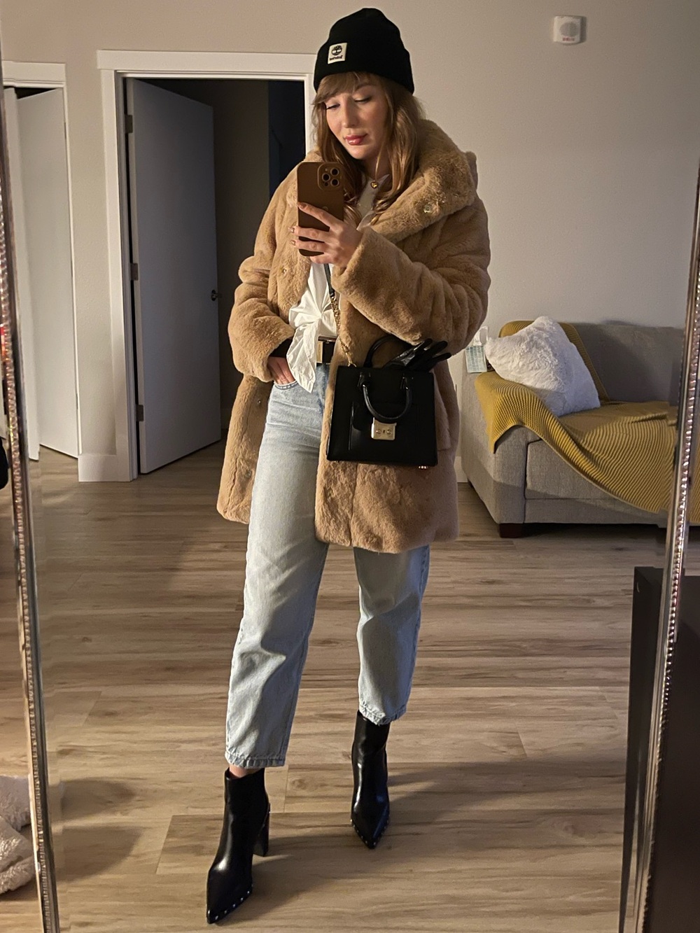 Women’s Plush Teddy Coat in Tan - Cozy Faux Fur Jacket